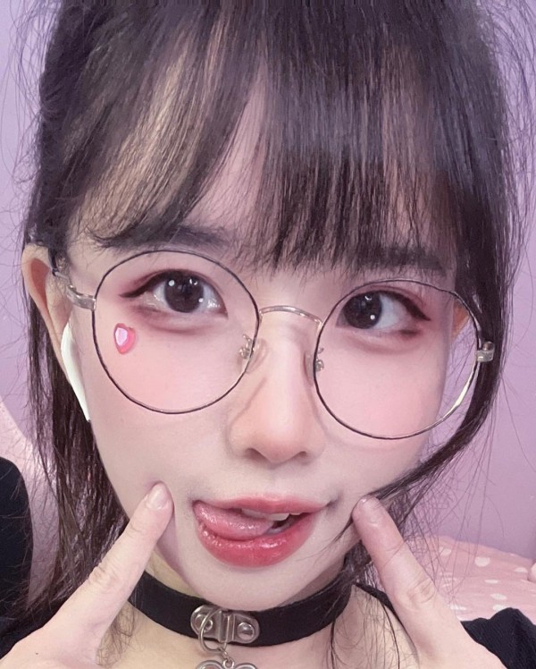 396375569_17998891334489136_8599135410488594783_n.jpg 홍콩누나 인스타