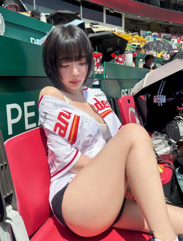 3411119894_ID162W0O_b4a845a10f3e651528ce455dc9a1d5c2398783d7.png